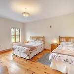 5 Bed In Westport Oc-ii06251