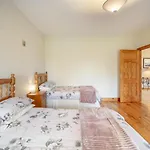 5 Bed In Westport Oc-ii06251 Cullin