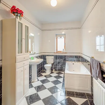 5 Bed In Westport Oc-ii06251 Holiday home Aghagower